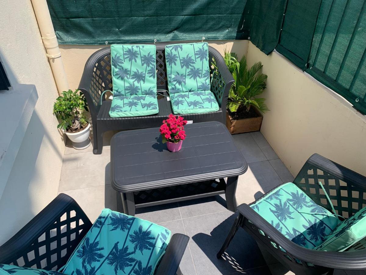 Grand Studio Tres Agreable Avec Bar, Cuisine Et Terrasse กาญเนอ-ซูร์-แมร์ ภายนอก รูปภาพ