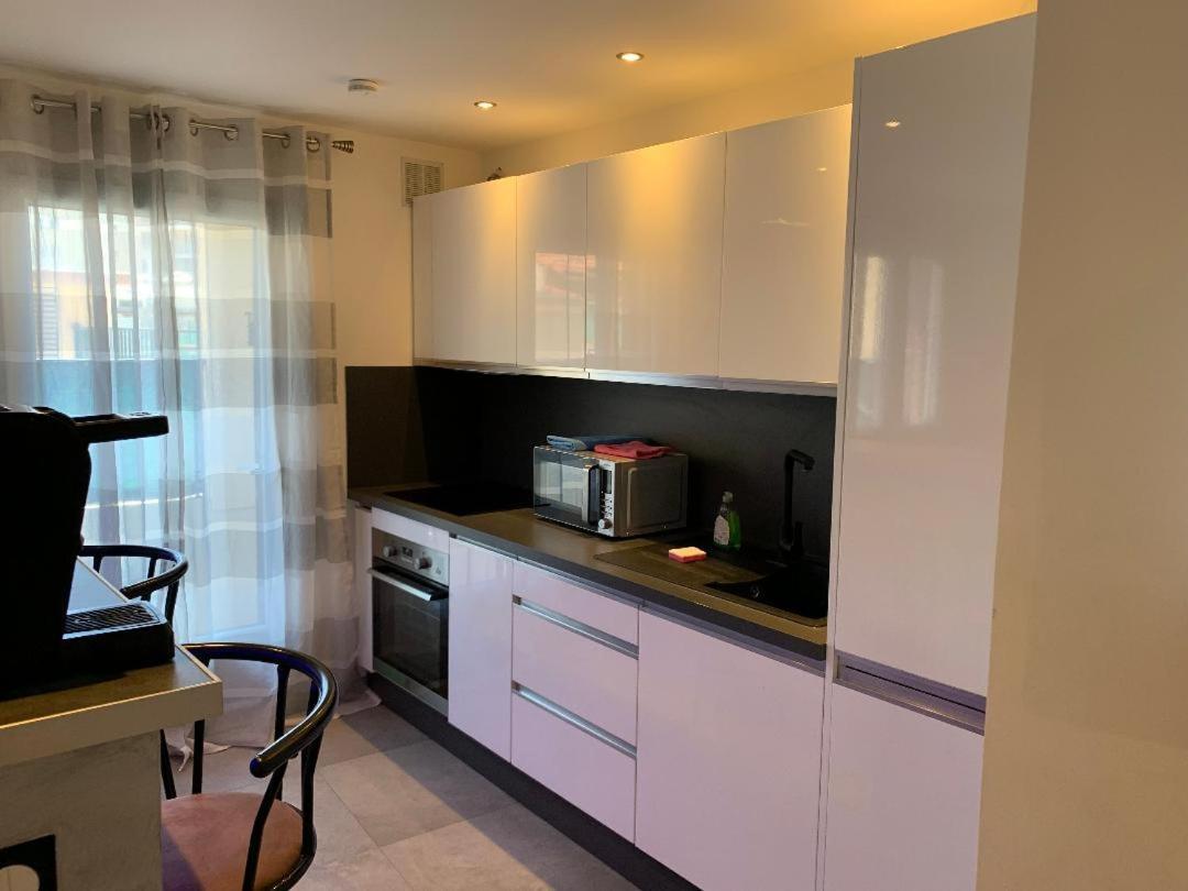 Grand Studio Tres Agreable Avec Bar, Cuisine Et Terrasse กาญเนอ-ซูร์-แมร์ ภายนอก รูปภาพ